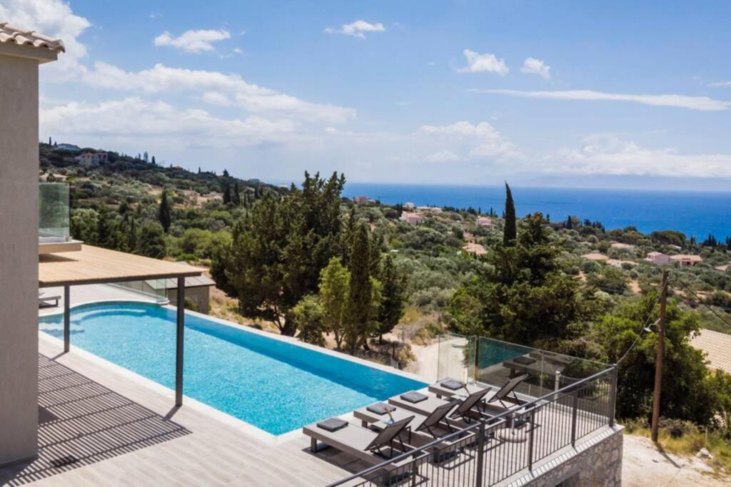 Color Villas-New Villa Green At Trapezaki With Private Pool Mousata Exteriér fotografie
